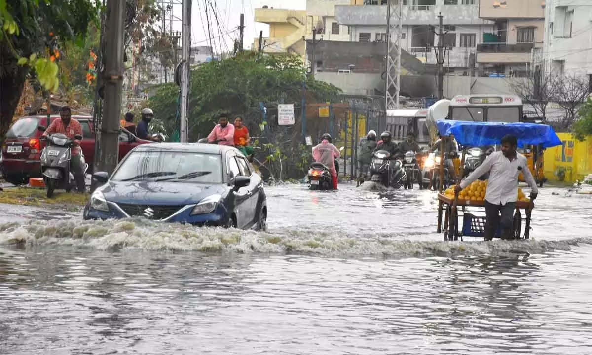 Sudden rains swamp Hyderabad