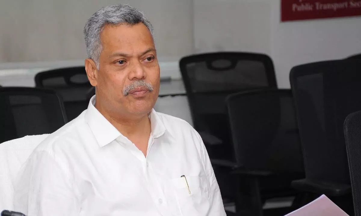 APSRTC vice-chairman and managing director Ch Dwaraka Tirumaka Rao addressing a press conference at RTC Bhavan in Vijayawada on Wednesday