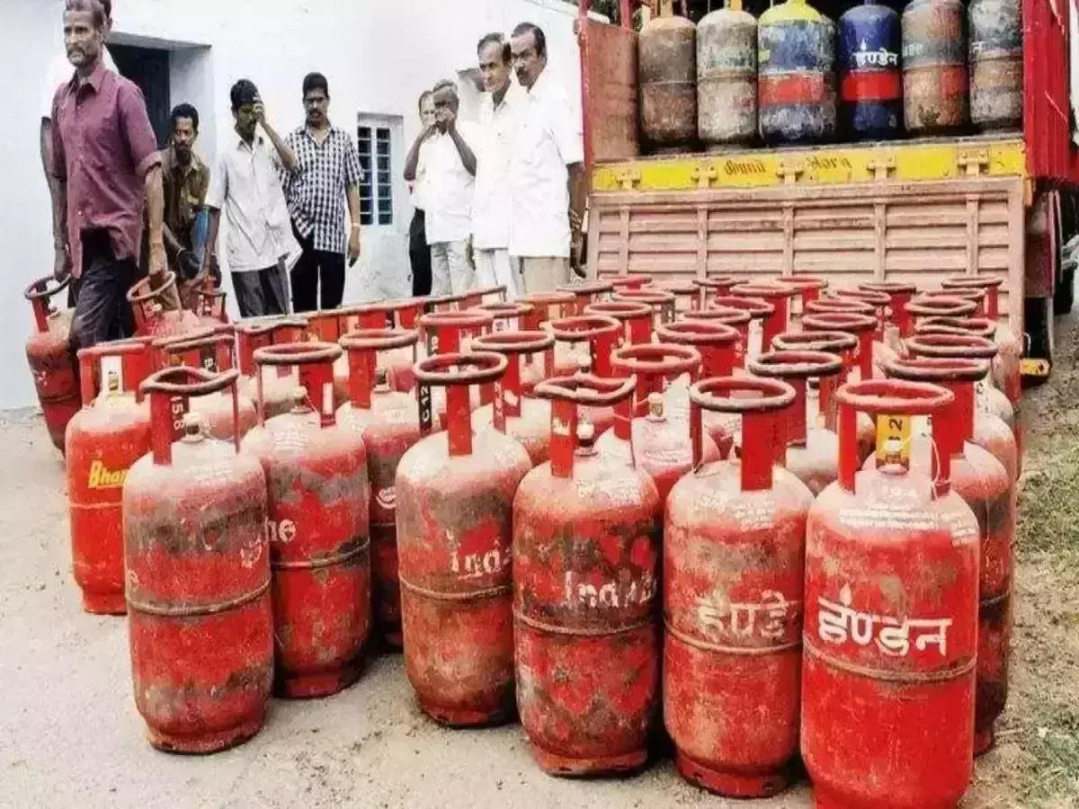 LPG PRICE HIKE LIVE UPDATES: Check out peoples reactions on this HIKE