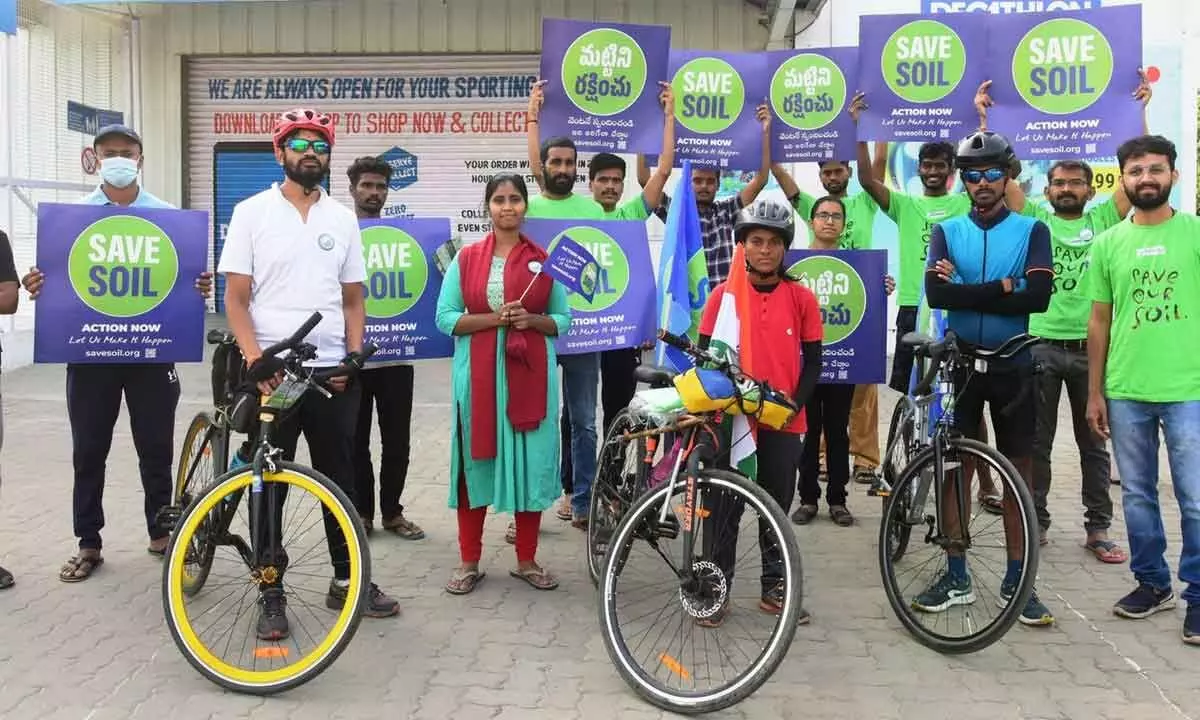 Youth cycle to boost Save Soil Global Movement
