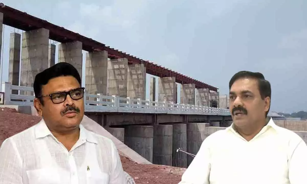 Ministers Govardhan Reddy and Ambati Rambabu inspects Penna barrage works
