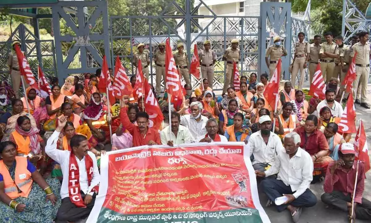 GHMC sanitation workers up the ante, seek more pay