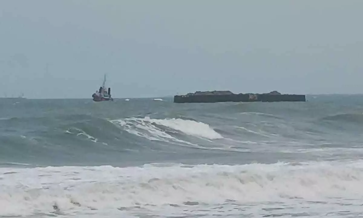 Sea at Uppada beach