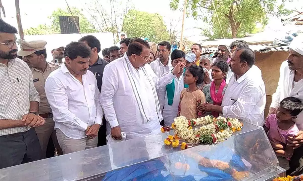 State Assembly Speaker Pocharam Srinivas Reddy and MP BB patil console the families of those killed in the road accident
