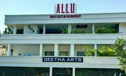 Woman creates hungama at Geetha Arts in Hyd