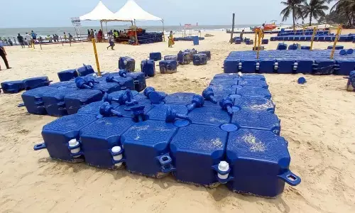 States first floating bridge torn apart by rough seas