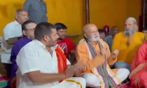 Sri Rama Sene workers chant Hanuman Chalisa in response to Azaan