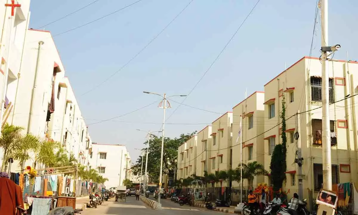 TS govt plans to sell Rajiv Swagruha flats