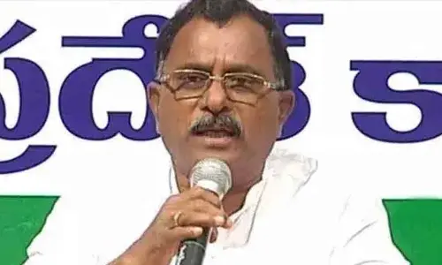 Mallu Ravi slams KTR for talking like a monarch