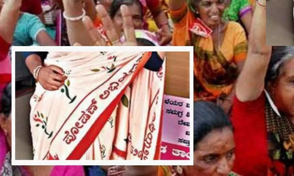 Anganwadi Workers In Karnataka Refused To Accept Saris Offered By The State