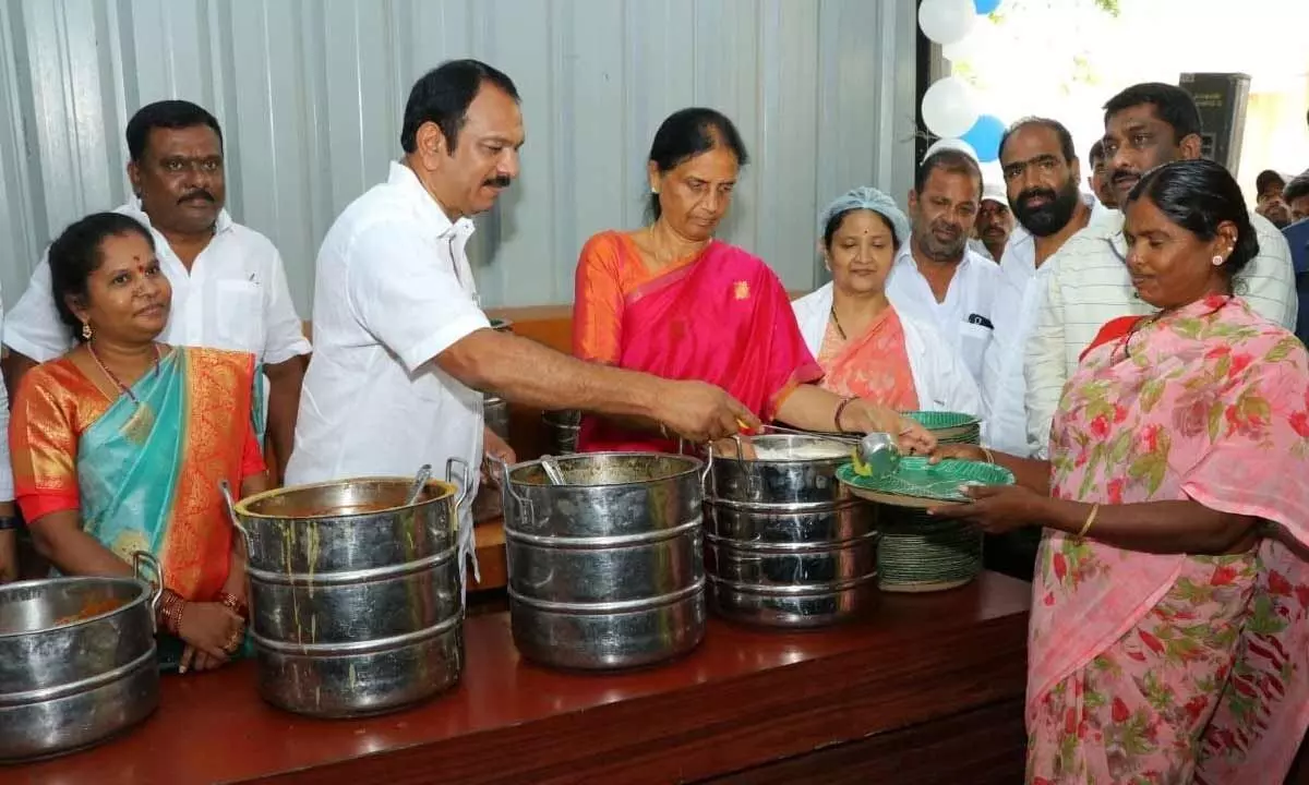 Sabitha Indra Reddy launches Rs 5 meal scheme at area hospital