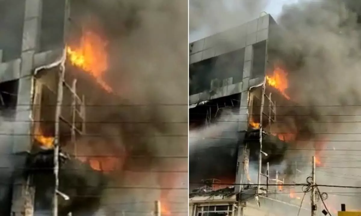 Massive fire breaks out in Delhis Mundka