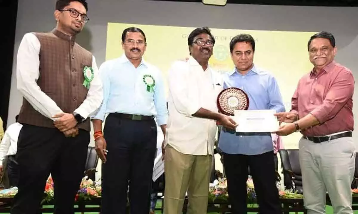 KMC bags award for best performance in Pattana Pragathi