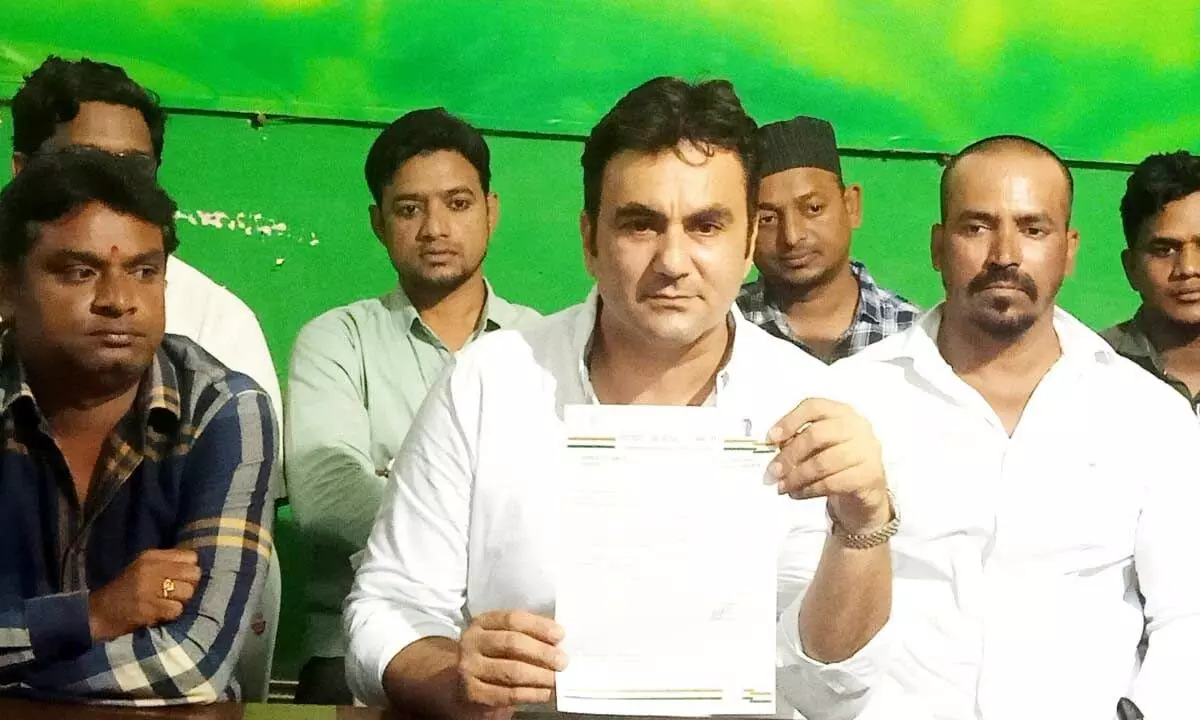 Ahmed Ali khan speaking to media after submitting his resignation letter to DCC president post in Kurnool on Saturday.