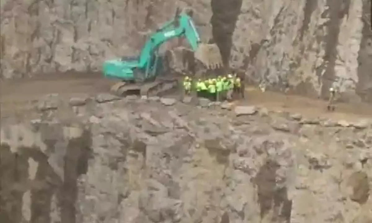 One Dead, Three Trapped In 100-Foot Deep Tamil Nadu Quarry Are Being Rescued