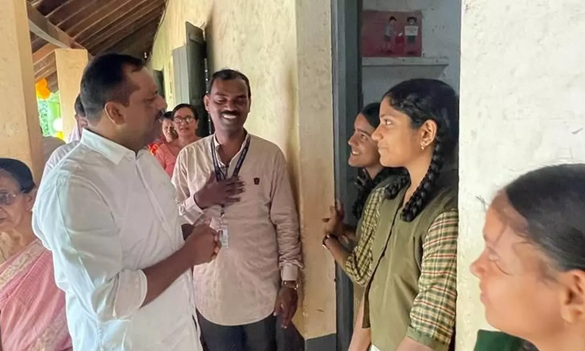 Deputy Leader of the Opposition in State Assembly UT Khader interacting with the students at Babbukatte-Permannuru government school on Monday