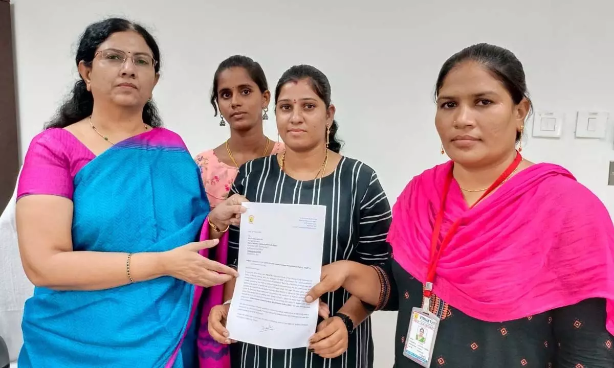 Vimukthi members submitting a representation to Principal Secretary of Women and Child Development AR Anuradha at her office in Vijayawada on Tuesday
