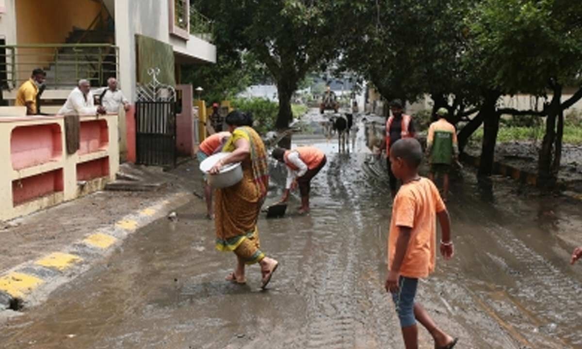 Heavy Rain Continue To Pound Karnataka; Landslide Threat In Coastal ...