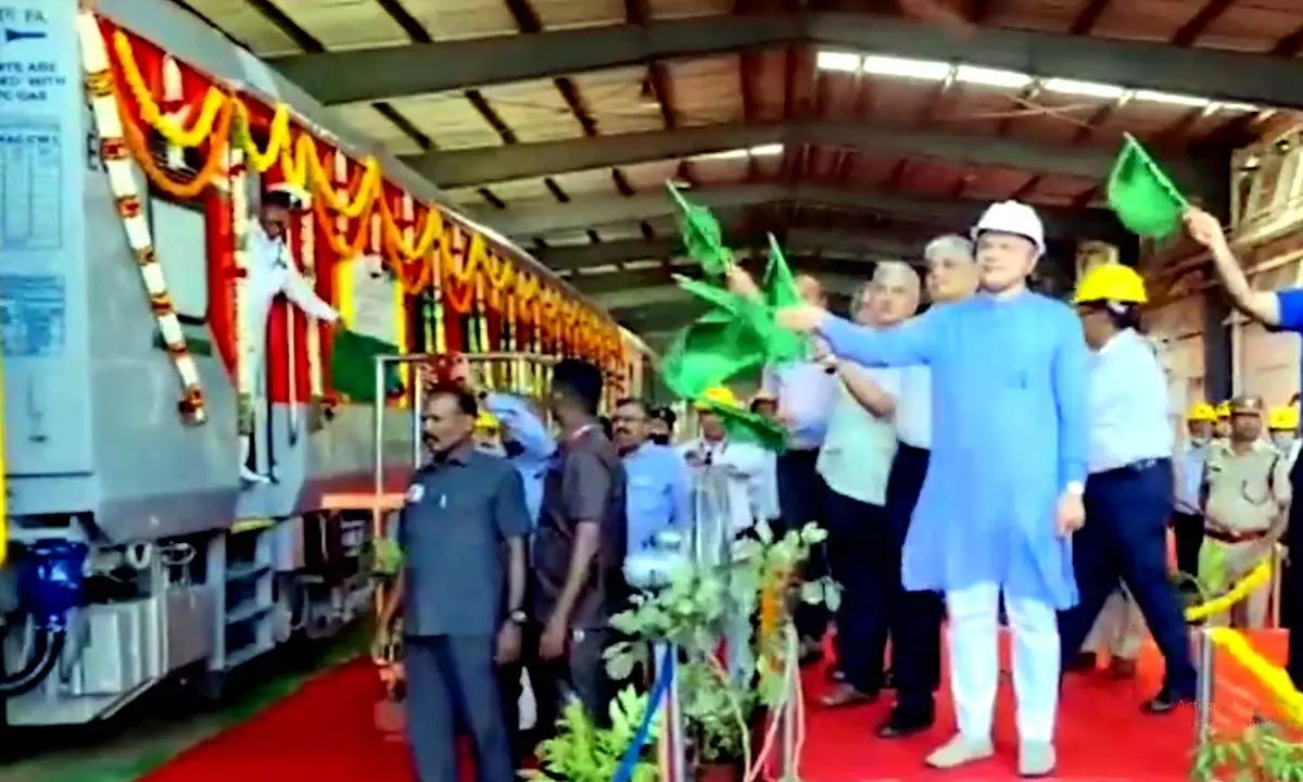 Railway Minister Ashwini Vaishnav flagged off 12000th LHB coach of ICH
