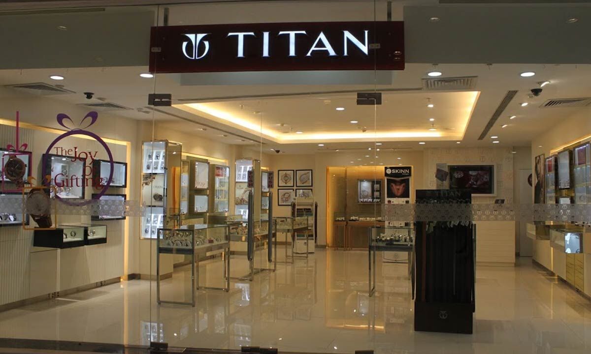 Titan showroom in outlet saket