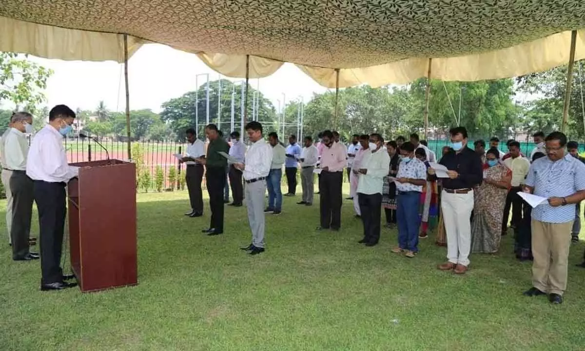 On the occasion of Anti-Terrorism day on May 21 DG Odisha Police Sunil Kumar Bansal administered oath to senior police officers and employees at Cuttack Headquarters to fight against terrorism & violence