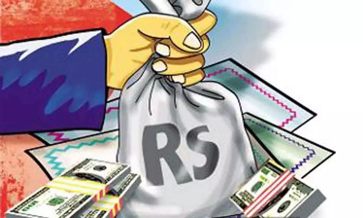 Centre mulls Rs 1Lakh crore extra borrowing to offset fuel-tax cut