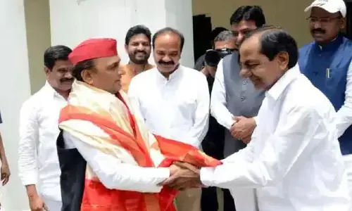 KCR & Akhilesh Yadav meet concludes