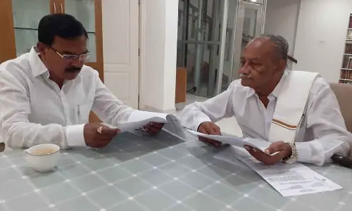 Former Andhra Pradesh Agriculture Minister Vadde Sobhanadreeswara Rao met Agriculture Minister S Niranjan Reddy  in Hyderabad on Sunday