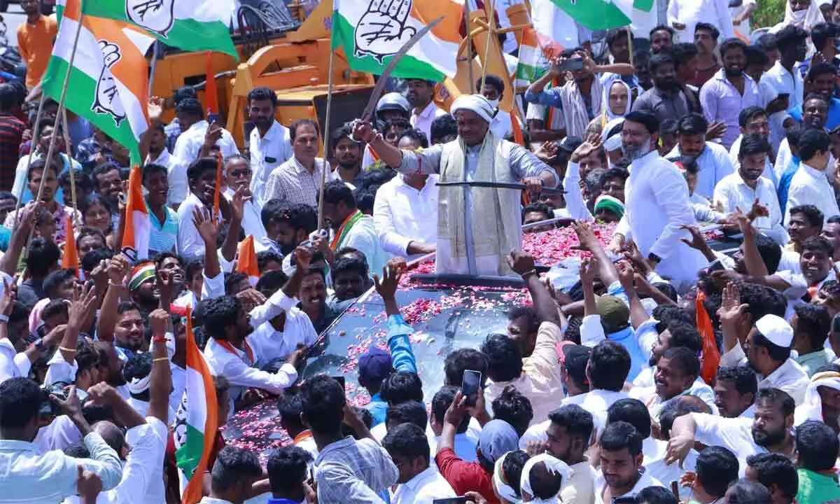 MP Komatireddy Venkat Reddy during a rally conducted on his birthday in Nalgonda on Monday