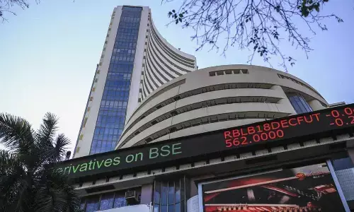 Key indices edge lower in directionless trading