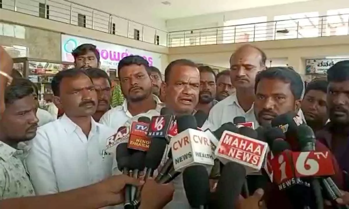 Bhongir MP Komatireddy Venkat Reddy addressing the media persons in Narketpally on Wednesday