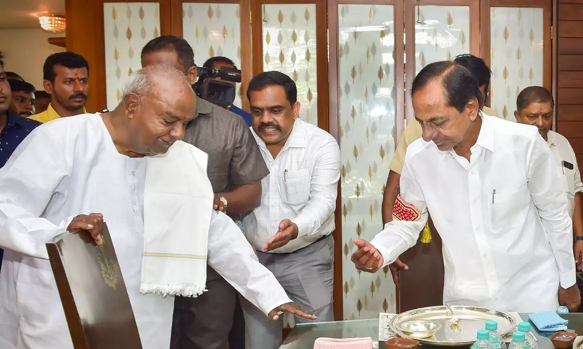Chief Minister K Chandrashekhar Rao with former Prime Minister HD Deve Gowda during a meeting, in Bengaluru on Thursday