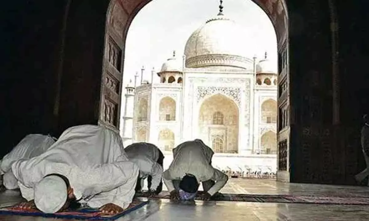 3 from City booked for praying at Taj Mahal mosque