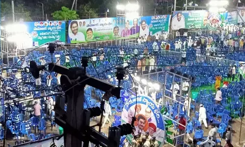 Andhra Pradesh: Rain creates havoc to YSRCPs bus yatra