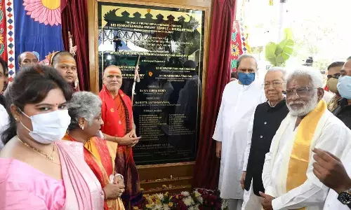 Visakha Sarada Peetham pontiff Swaroopanandendra Swamy along with AP Governor Biswa Bhusan Harichandan, Odisha CM Naveen Patnaik and TTD Chairman Y V Subba Reddy unveiling the plaque marking the inauguration of TTD temple in Bhubaneswar, Odisha, on Thursday