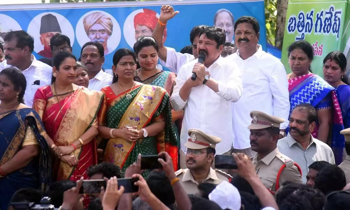 Ministers take part in Samajika Nyayabheri bus yatra in Vijayawada on Saturday