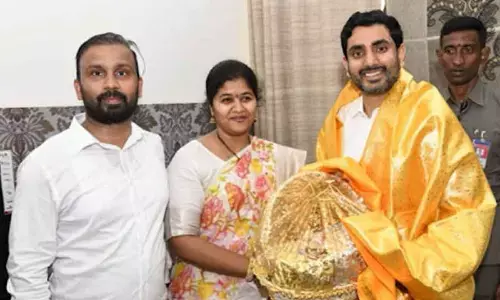 YSRCP MLA Anam Ram Narayana Reddys daughter Kaivalya Reddy visited TDP National General Secretary Nara Lokesh
