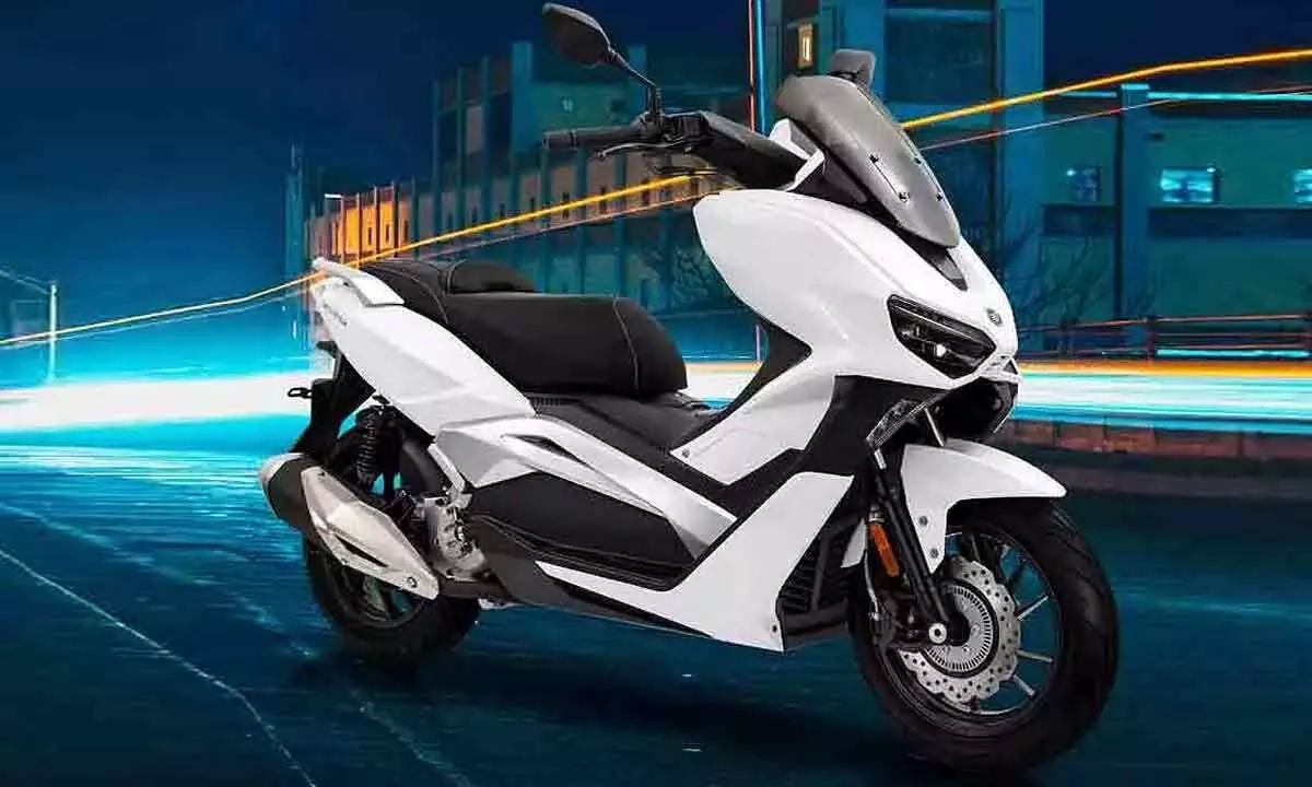 Keeway Viesta 300 is priced at Rs. 2.99 lakh and available in three colors