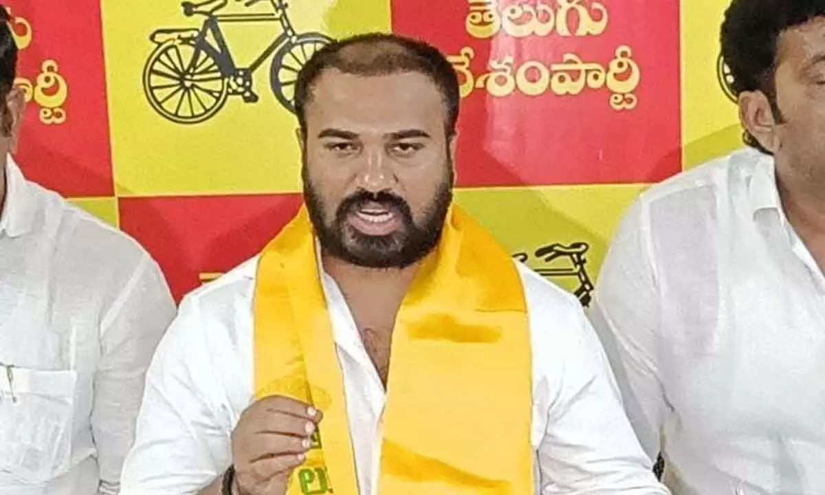 Telugu Yuvatha state general secretary A Ravi Naidu