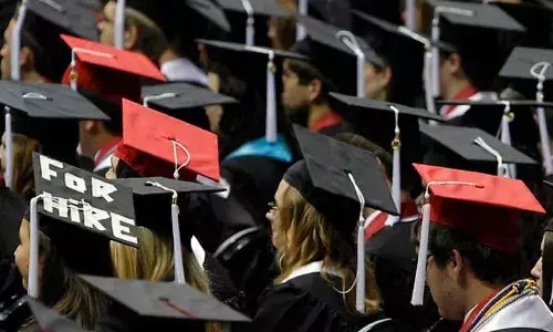 Why do graduates struggle for jobs in India?