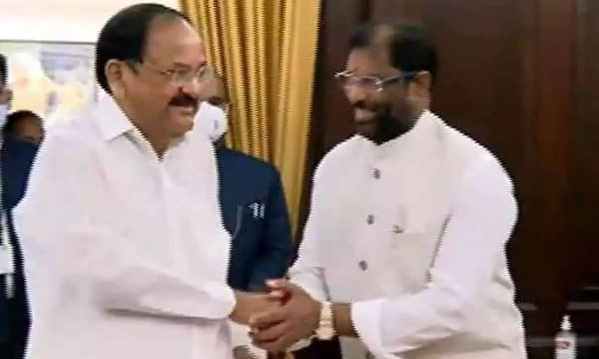 TRS MP Ravichandra along with Bihar MP takes oath as RS members