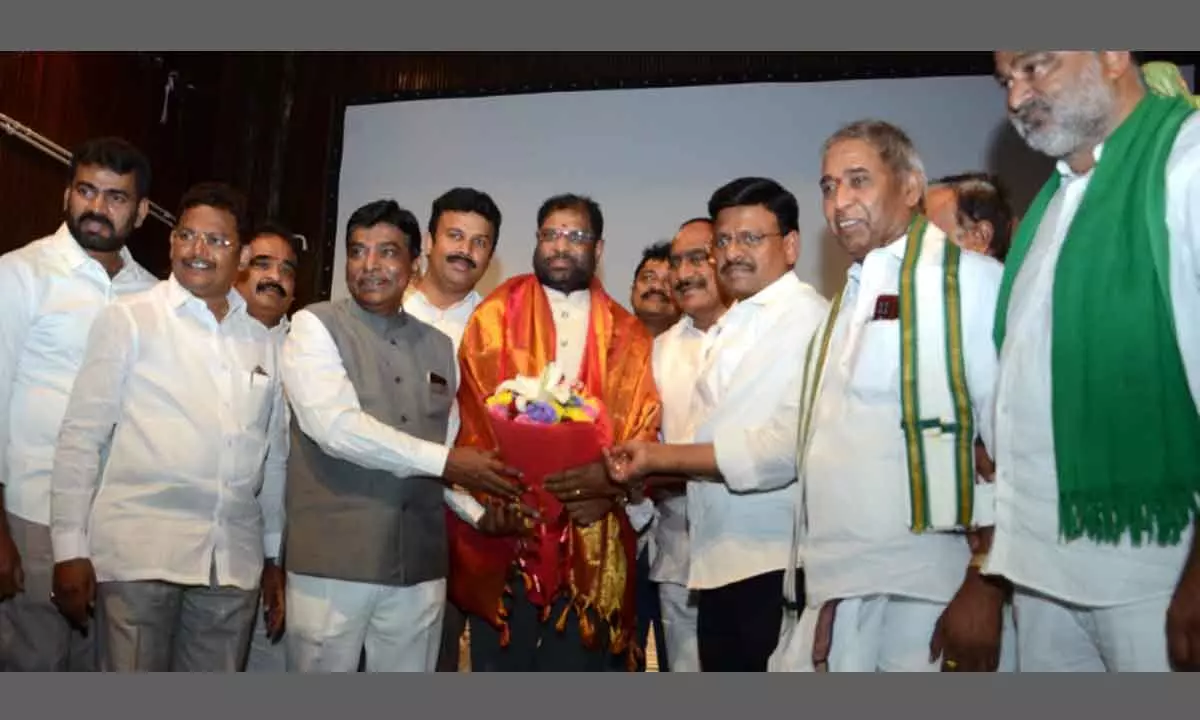 Ministers, MPs and MLAs felicitating newly elected RS MP Vaddirajau Ravichandra in New Delhi on Monday