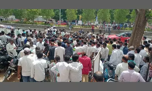 Kamareddy: Praja Darabar ends up in clash between TRS, BJP