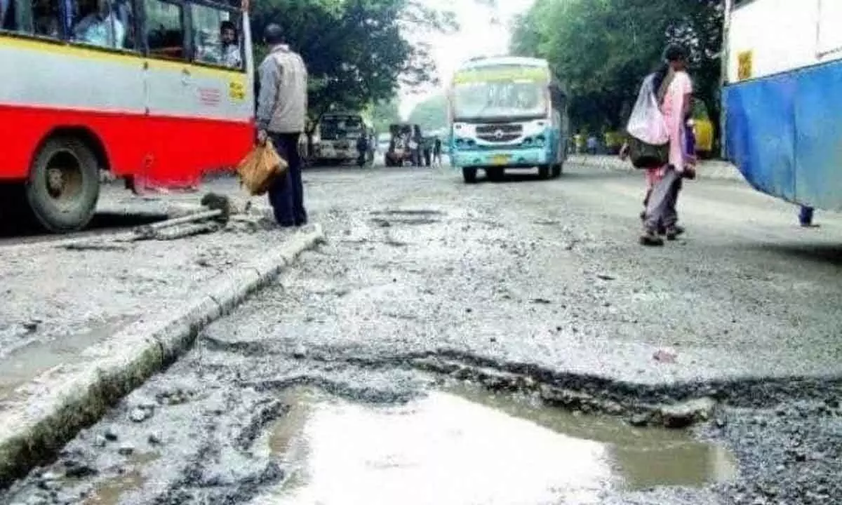 BBMP chief vows to rid Bengaluru roads of potholes within a week