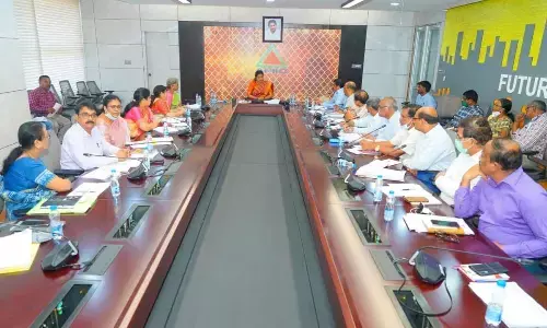 Minister for Medical and Health Vidadala Rajini addressing a review meeting in Mangalagiri on Thursday