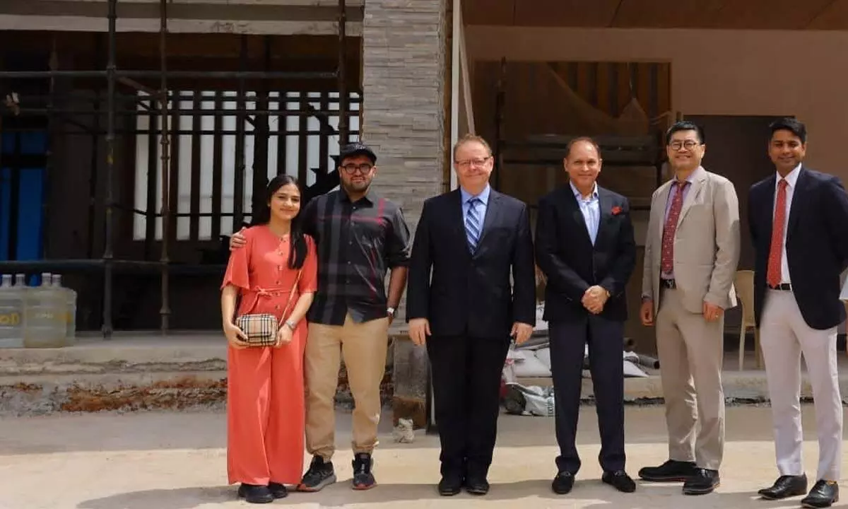 Canadian delegation visits MAK’s wooden villa project