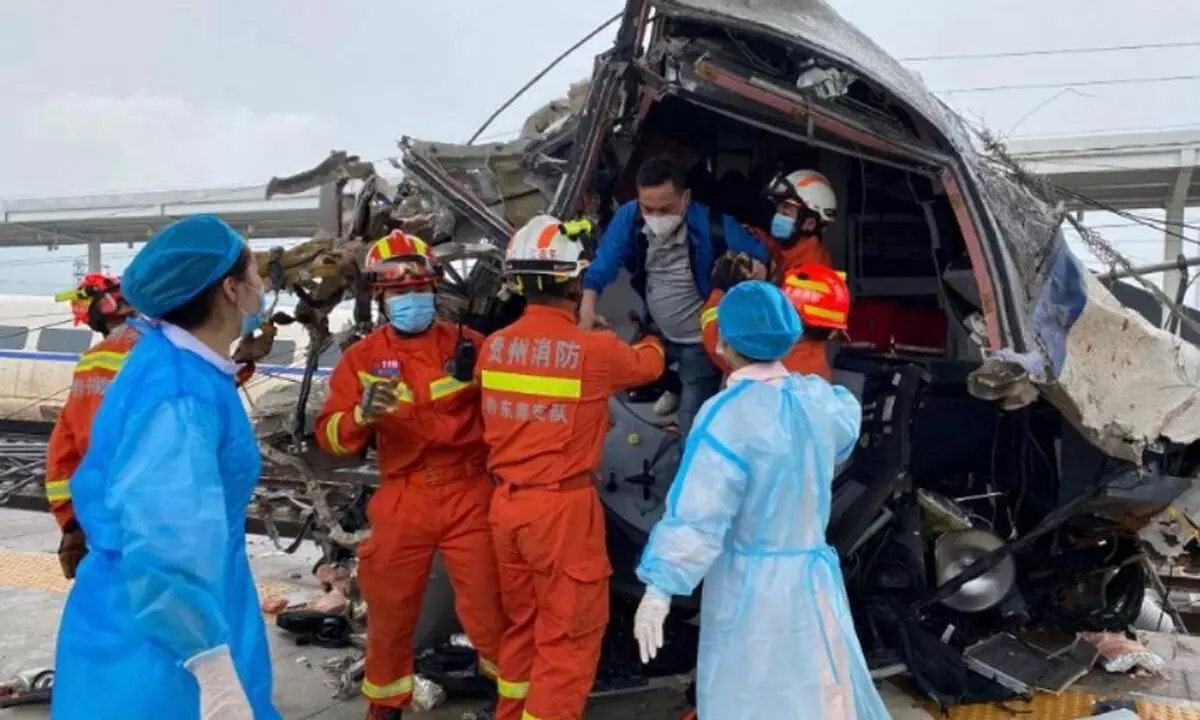 1 dead, 8 injured after bullet train derails in China