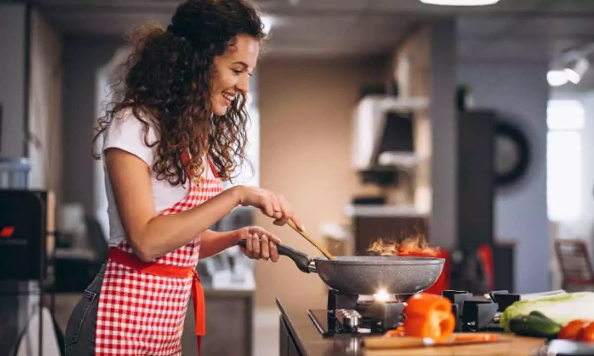 No single utensil or material is an all-rounder for cooking