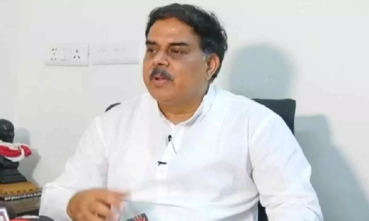 Dr Nadendla Manohar