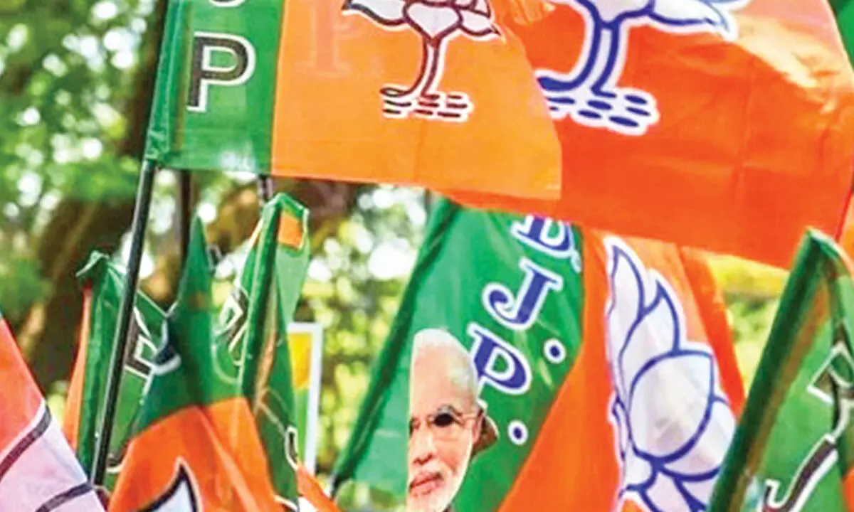 Chaddi campaign intensifies in Karnataka; BJP, Congress continue bitter textbook spat